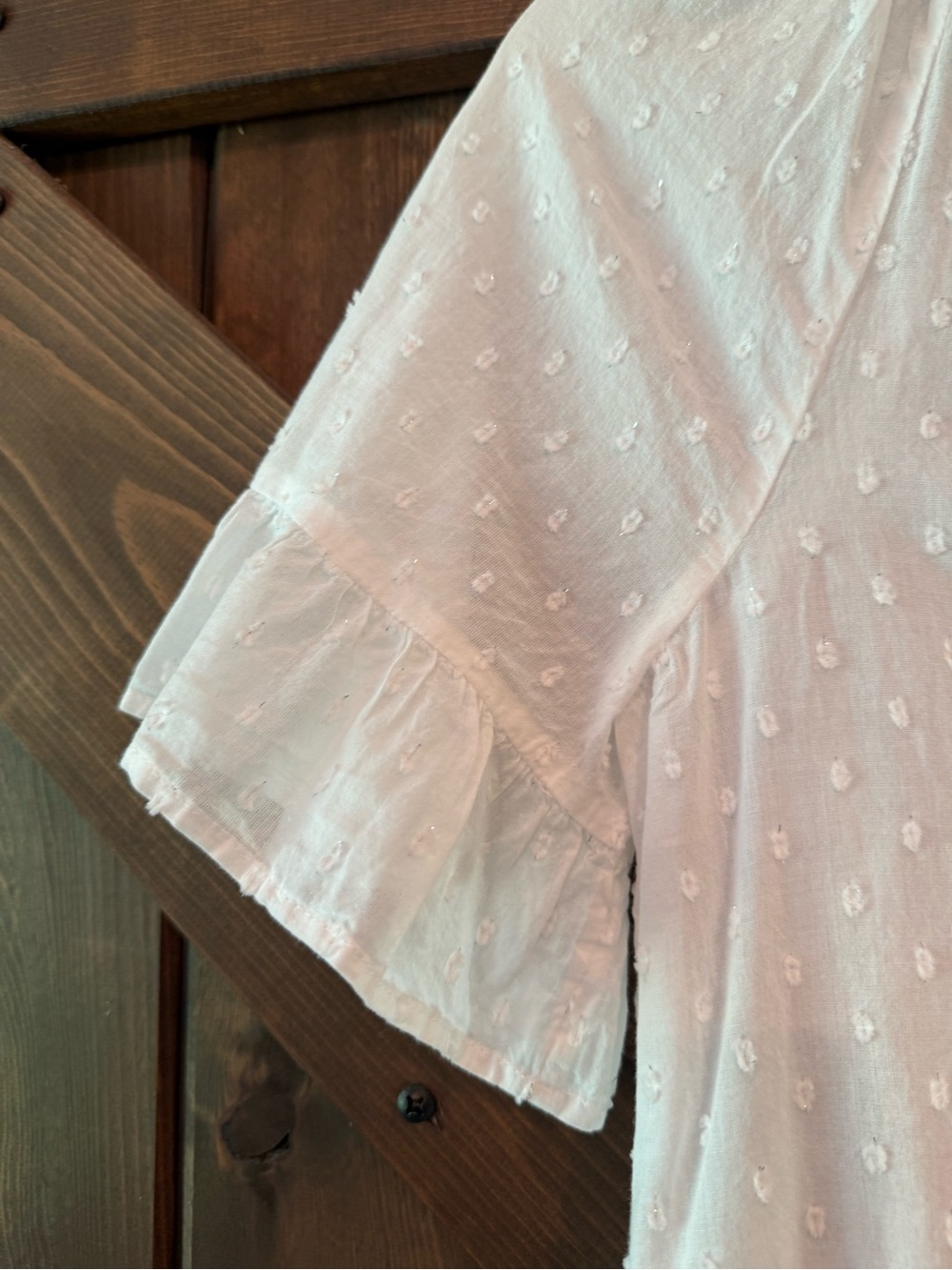 Wonderly top features a clip dot texture, V-neck, and tiered hemline Small NWT - Picture 3 of 13
